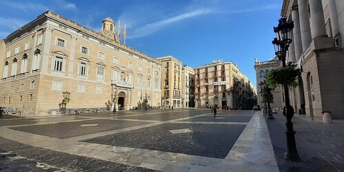 Barcelona Audio guide: Explore Plaça Sant Jaume