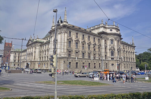 Munich Audio guide: Explore Justizpalast