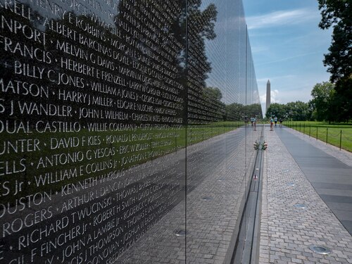 Washington D.C. Audio guide: Explore Vietnam Veterans Memorial