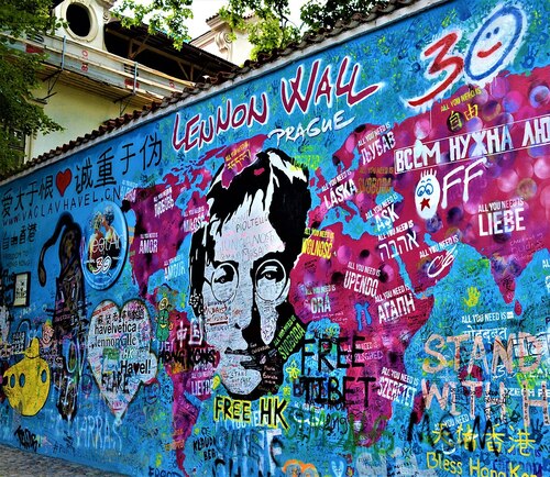 Audioguida di Praga: esplora il Muro di Lennon