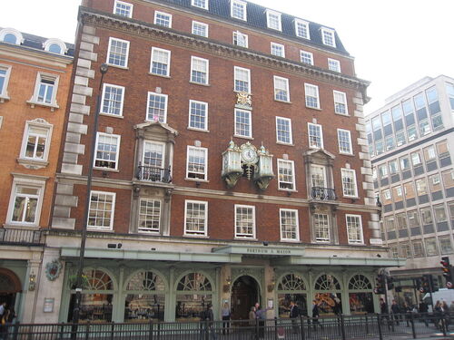 London Audio guide: Explore Fortnum & Mason