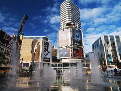 Audioguide de Toronto : Explorez la place Yonge-Dundas