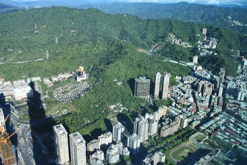 Taipei Audio guide: Explore Elephant Mountain (Xiangshan)