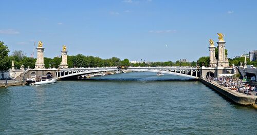 Paris Audio guide: Explore Pont Alexandre III