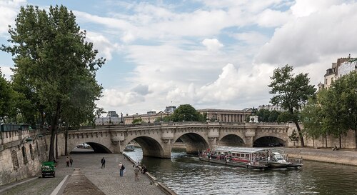 Paris Audio guide: Explore Pont Neuf