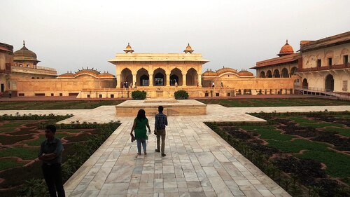 Agra Audio guide: Explore Anguri Bagh