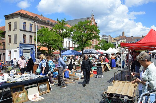 Brussels Audio guide: Explore Place du Jeu de Balle (Flea Market)
