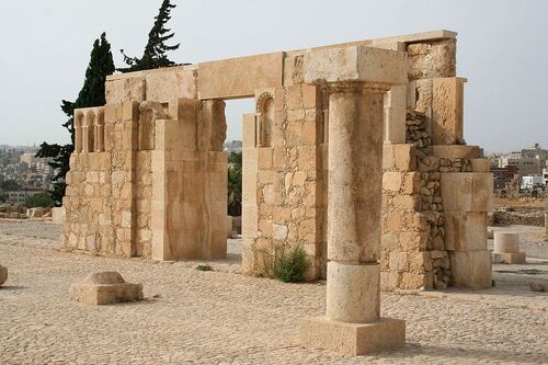 Amman Audio guide: Explore The Citadel