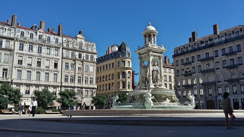 Lyon Audio guide: Explore Place des Jacobins