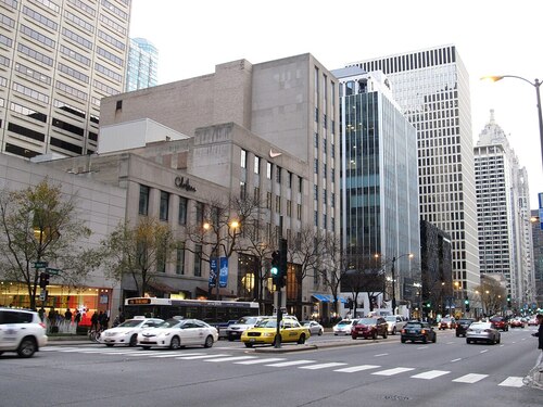 Chicago Audio guide: Explore The Magnificent Mile